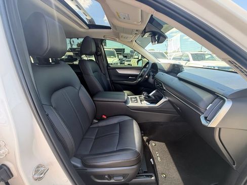 Used 2025 MAZDA CX-90 3.3 Turbo w/ Preferred Package AWD/4WD image 24