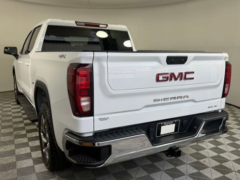 New 2026 GMC Sierra 1500 SLE image 5