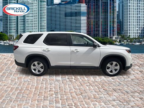 Certified 2023 Honda Pilot LX image 2