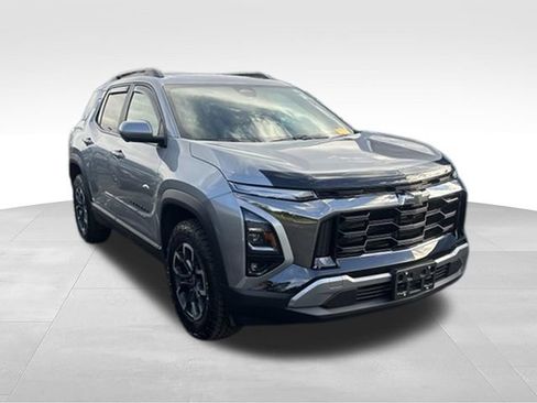 Used 2025 Chevrolet Equinox ACTIV w/ Safety and Technology Package AWD/4WD image 3