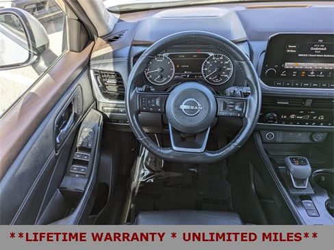 Used 2023 Nissan Rogue SL w/ SL Premium Package image 18