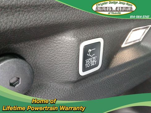 New 2025 Jeep Grand Cherokee L Laredo image 8