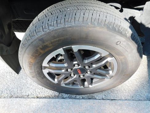 Used 2024 Toyota Tacoma TRD Sport image 7