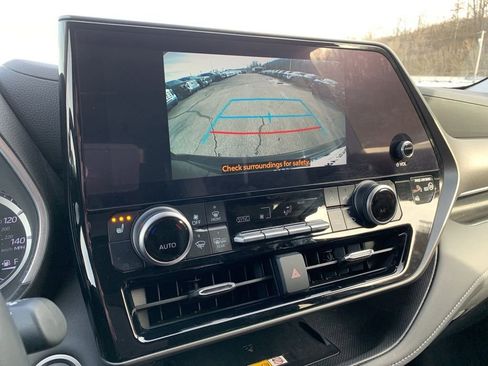 Used 2024 Toyota Highlander XLE image 21