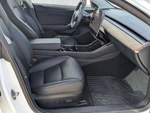 Used 2019 Tesla Model 3 Mid Range image 22