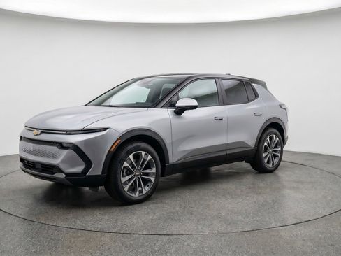 Used 2025 Chevrolet Equinox LT FWD image 3