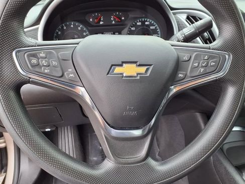 Used 2023 Chevrolet Malibu LT FWD image 17