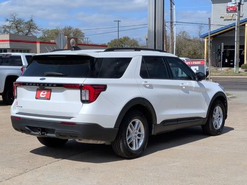 Used 2026 Ford Explorer Active image 8