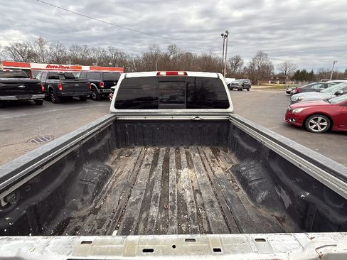 Used 2004 Nissan Titan SE w/ (Bed) Utility Bed Pkg image 13