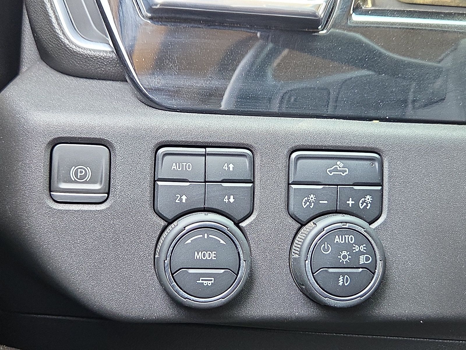 Used 2023 Chevrolet Silverado 1500 LT Trail Boss w/ Protection Package AWD/4WD image 18