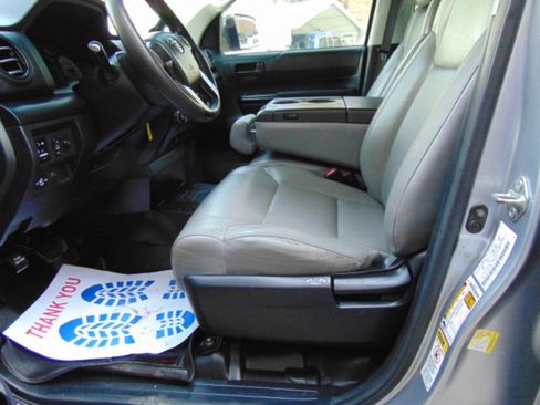 Used 2014 Toyota Tundra SR image 5