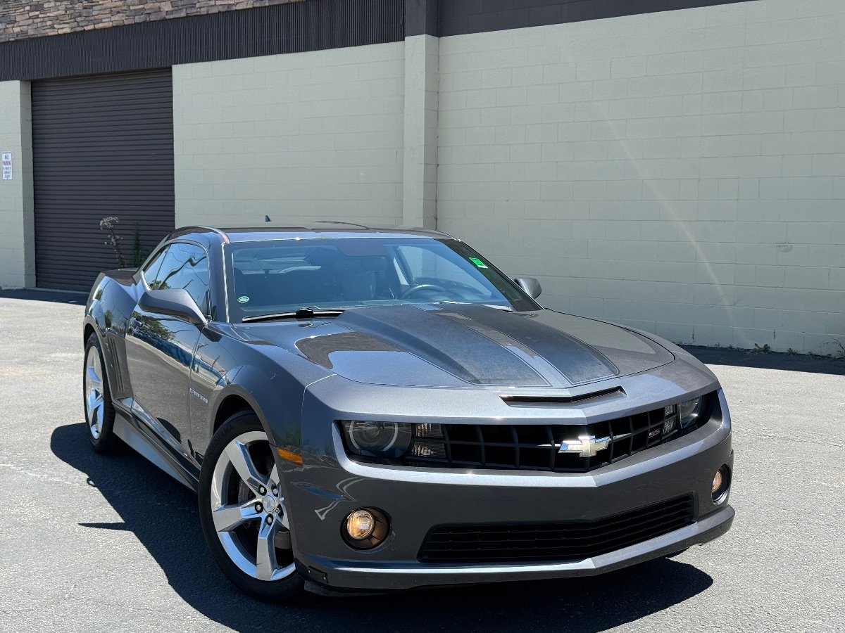 Used 2010 Chevrolet Camaro SS w/ LPO, Ground Effects Package RWD image 2