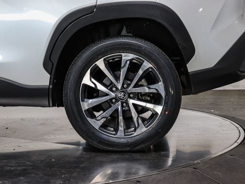 Certified 2022 Toyota Corolla Cross XLE AWD/4WD image 10