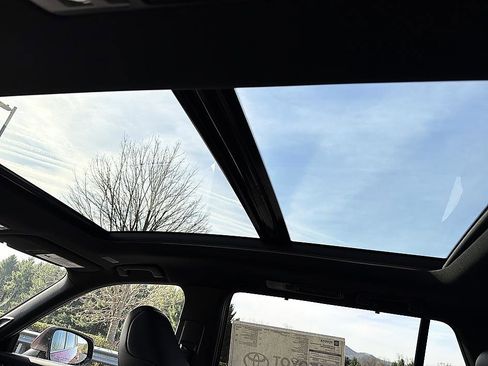 New 2026 Toyota Grand Highlander AWD Hybrid image 12