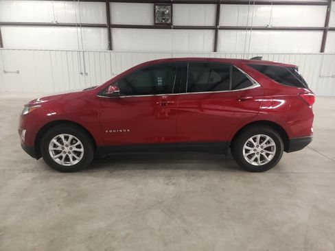 Used 2019 Chevrolet Equinox LT FWD image 2