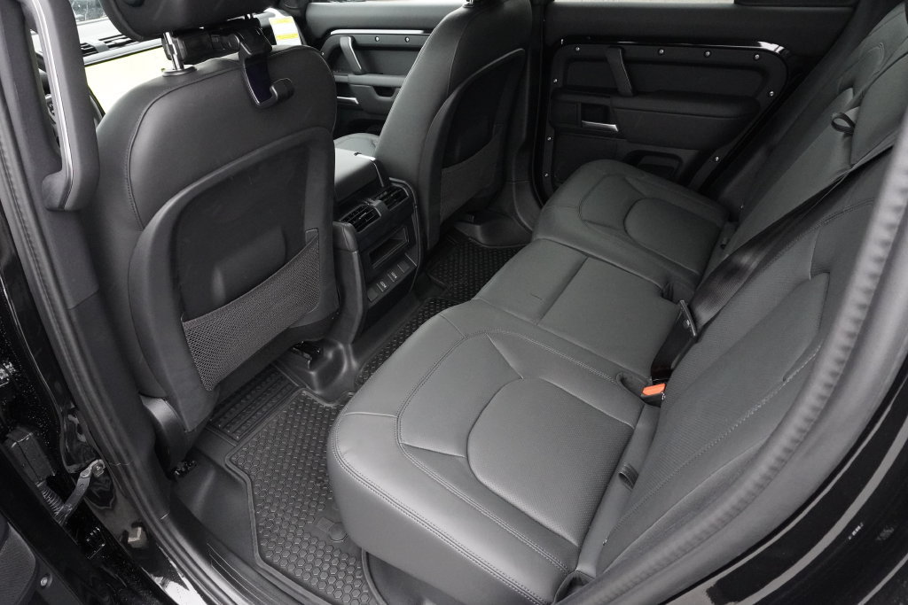 New 2026 Land Rover Defender 110 X-Dynamic SE AWD/4WD image 29
