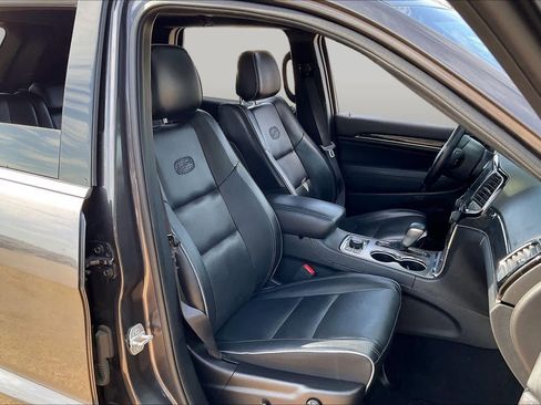 Used 2020 Jeep Grand Cherokee Overland AWD/4WD image 9