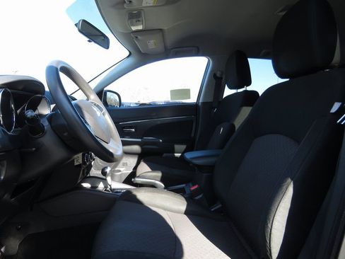 Used 2019 Mitsubishi Outlander Sport SE image 10