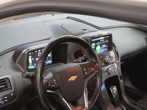 Used 2015 Chevrolet Volt FWD image 14