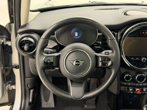 Used 2023 MINI Cooper 4-Door Hardtop image 26