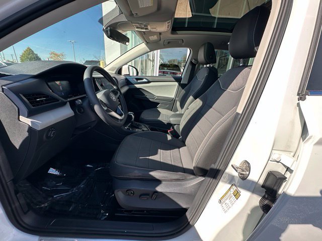 Certified 2023 Volkswagen Taos SE w/ Panoramic Sunroof Package AWD/4WD image 23
