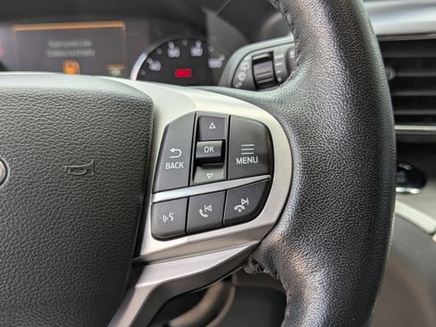 Used 2022 Ford Explorer XLT w/ Equipment Group 202A image 30