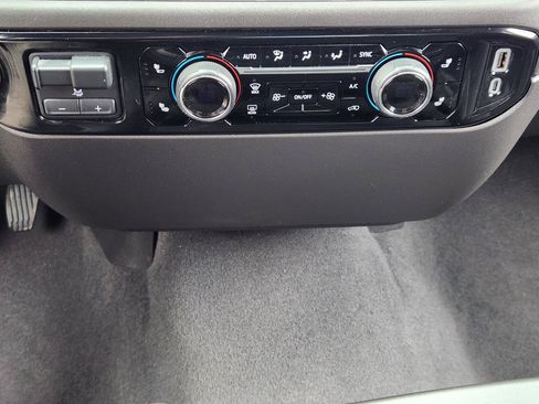 Certified 2025 Chevrolet Silverado 1500 LT image 19