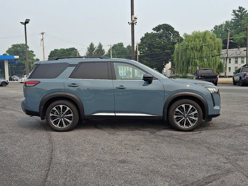 Used 2026 Nissan Pathfinder Platinum AWD/4WD image 7