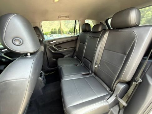 Used 2019 Volkswagen Tiguan SE FWD image 23