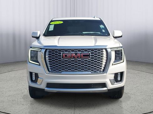 Used 2024 GMC Yukon Denali w/ Advanced Technology Package image 9