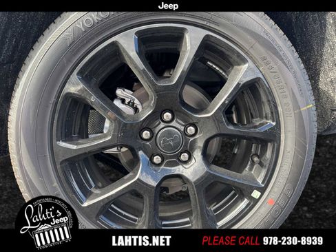 New 2026 Jeep Compass Latitude image 21