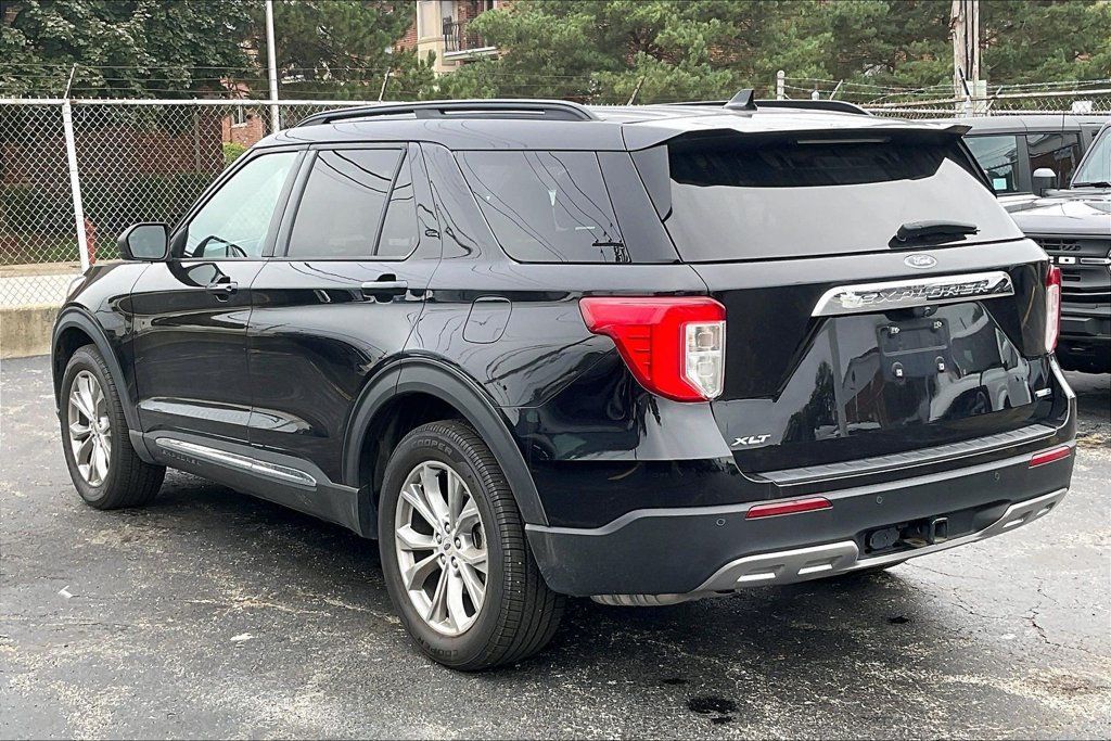 Used 2020 Ford Explorer XLT w/ Equipment Group 202A AWD/4WD image 10