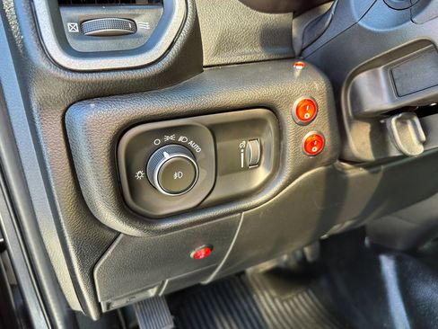 Used 2021 RAM 5500 Tradesman image 16