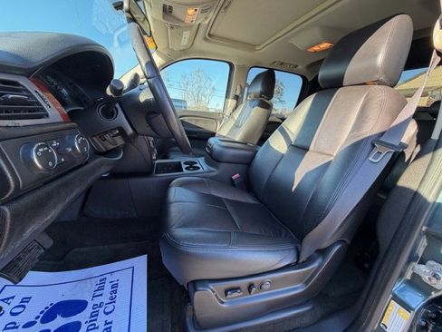 Used 2009 Chevrolet Avalanche LT w/ Luxury Package image 7