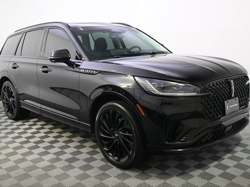 Used 2025 Lincoln Aviator Reserve w/ Luxury Package AWD/4WD image 8