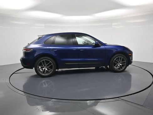 Used 2023 Porsche Macan AWD/4WD image 38