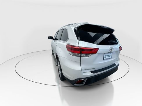 Used 2018 Toyota Highlander Limited image 6