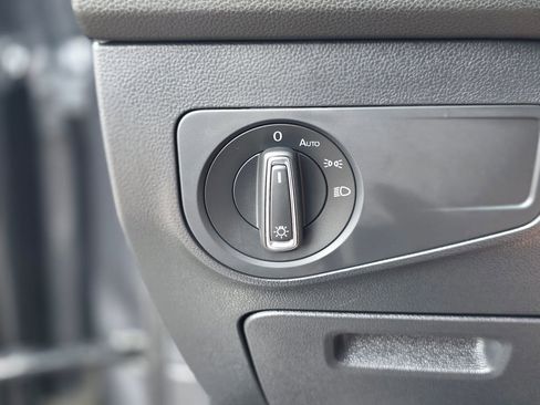 Used 2023 Volkswagen Tiguan SE R-Line FWD image 38