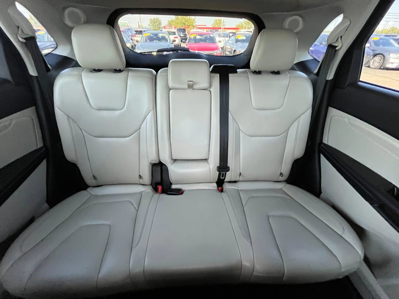 Used 2018 Ford Edge Titanium w/ Technology Package AWD/4WD image 37