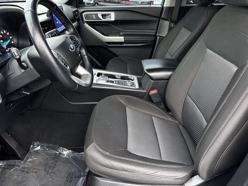 Used 2022 Ford Explorer XLT image 17