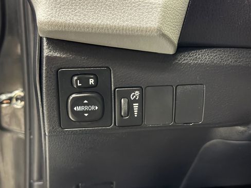 Used 2015 Toyota Corolla LE image 26