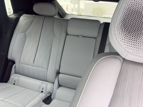 Used 2024 Cadillac Lyriq Luxury RWD image 9