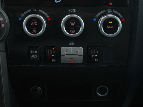 Used 2015 Toyota Sequoia Platinum image 21