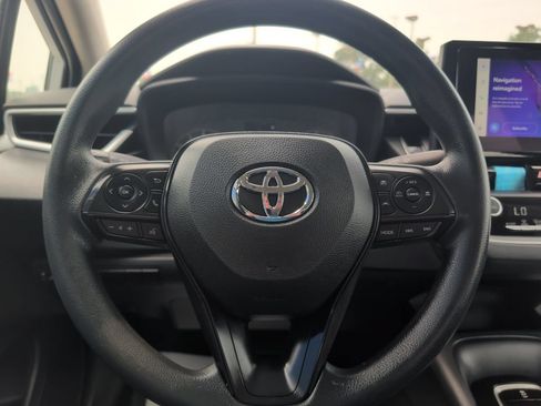 Used 2023 Toyota Corolla LE w/ LE Convenience Package FWD image 11