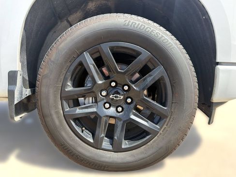 Used 2025 Chevrolet Silverado 1500 Custom w/ LPO, Dark Essentials Package RWD image 12