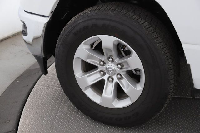 Used 2024 RAM 1500 Laramie AWD/4WD image 14