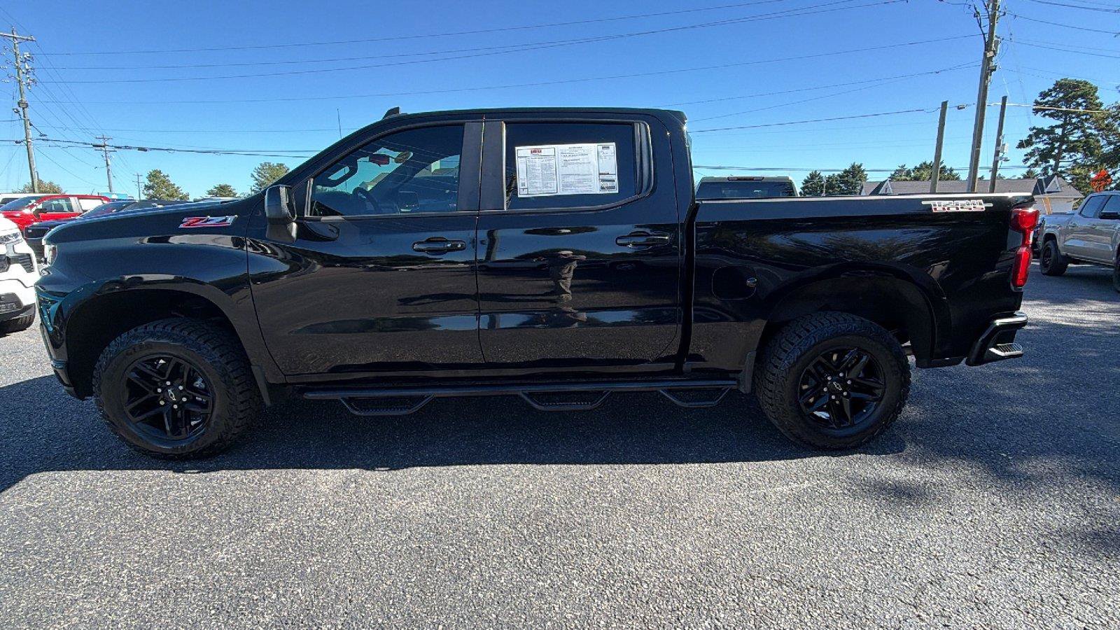 Used 2021 Chevrolet Silverado 1500 LT Trail Boss w/ Convenience Package II AWD/4WD image 11