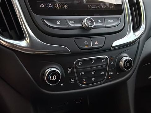 Used 2024 Chevrolet Equinox LT FWD image 31