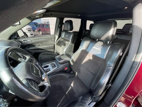Used 2016 Jeep Grand Cherokee SRT image 22