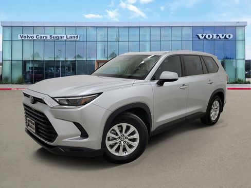 Used 2024 Toyota Grand Highlander XLE image 1